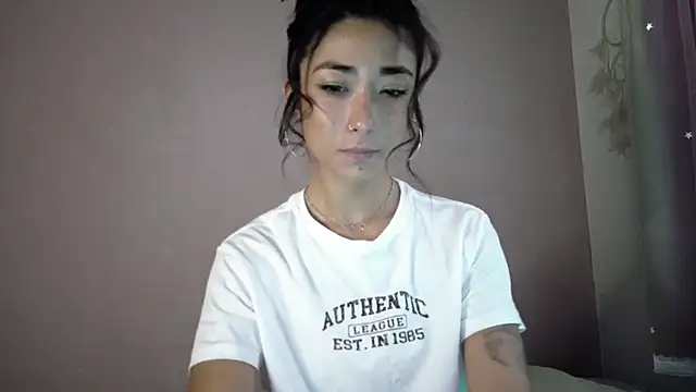 Snapshot of oishii_ambar chatting on 09/09/25, 01:54 oishii ambar online show from 09/09/25, 01:54