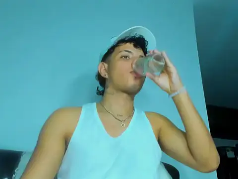 Alessandro 1610 online show from 09/16/25, 12:55