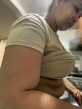 Snapshot of Carola-Ross chatting on 03/19/26, 05:17 Carola-Ross online show from 03/19/26, 05:17