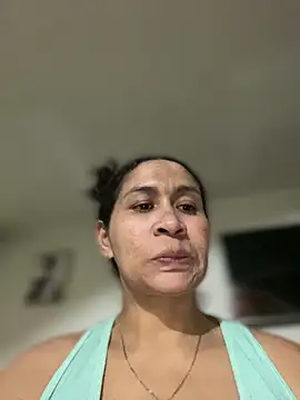 Snapshot of Carola-Ross chatting on 03/31/26, 11:16 Carola-Ross online show from 03/31/26, 11:16