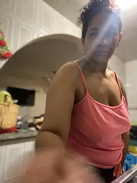 Snapshot of Carola-Ross chatting on 04/05/26, 03:53 Carola-Ross online show from 04/05/26, 03:53