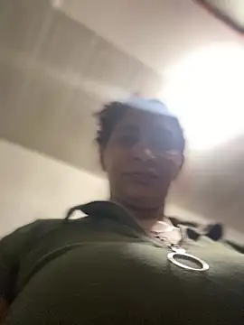 Snapshot of Carola-Ross chatting on 04/16/26, 09:39 Carola-Ross online show from 04/16/26, 09:39