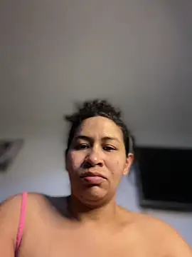 Snapshot of Carola-Ross chatting on 06/20/26, 01:14 Carola-Ross online show from 06/20/26, 01:14