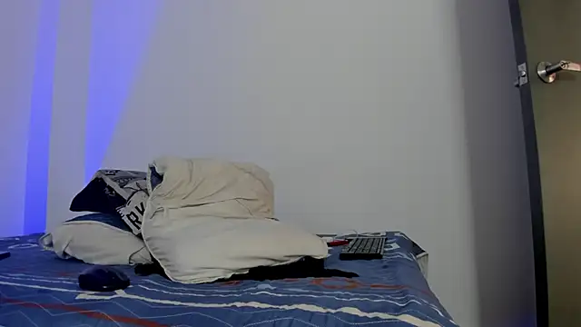 Snapshot of hugosan12 chatting on 12/04/25, 03:10 hugosan12 online show from 12/04/25, 03:10