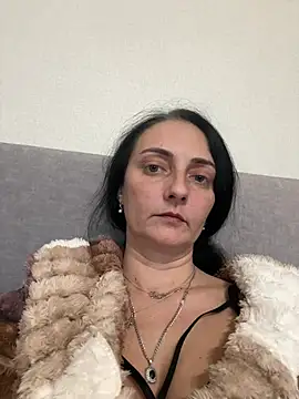 Snapshot of Miroslava1247 chatting on 04/22/26, 03:24 Miroslava1247 online show from 04/22/26, 03:24