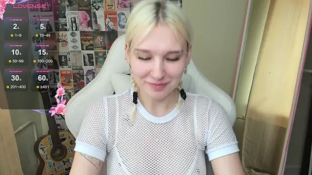 EvelinaLuu online show from 05/19/26, 01:44