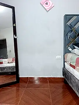 Snapshot of anahi_evans19 chatting on 10/28/25, 10:23 anahi evans19 online show from 10/28/25, 10:23