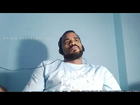 Snapshot of YOX22 chatting on 03/02/25, 05:33 YOX22 online show from 03/02/25, 05:33