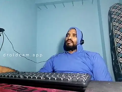 Snapshot of YOX22 chatting on 03/08/25, 04:34 YOX22 online show from 03/08/25, 04:34