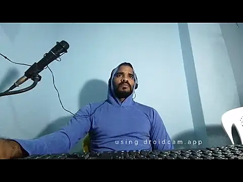 Snapshot of YOX22 chatting on 03/18/25, 04:37 YOX22 online show from 03/18/25, 04:37