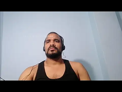 Snapshot of YOX22 chatting on 03/20/25, 05:35 YOX22 online show from 03/20/25, 05:35