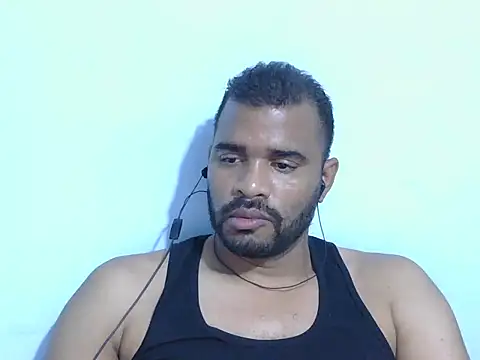 Snapshot of YOX22 chatting on 09/20/25, 03:51 YOX22 online show from 09/20/25, 03:51