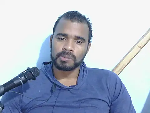 Snapshot of YOX22 chatting on 10/31/25, 03:51 YOX22 online show from 10/31/25, 03:51