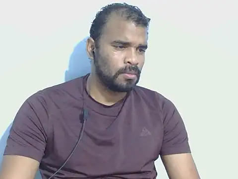 Snapshot of YOX22 chatting on 11/15/25, 07:05 YOX22 online show from 11/15/25, 07:05