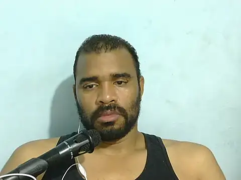 Snapshot of YOX22 chatting on 12/04/25, 05:28 YOX22 online show from 12/04/25, 05:28