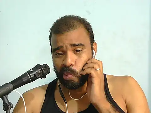 Snapshot of YOX22 chatting on 02/09/26, 01:37 YOX22 online show from 02/09/26, 01:37