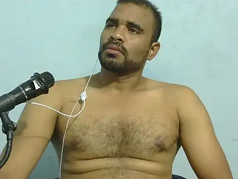 Snapshot of YOX22 chatting on 02/24/26, 06:22 YOX22 online show from 02/24/26, 06:22