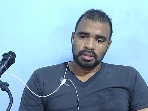 Snapshot of YOX22 chatting on 02/27/26, 06:13 YOX22 online show from 02/27/26, 06:13