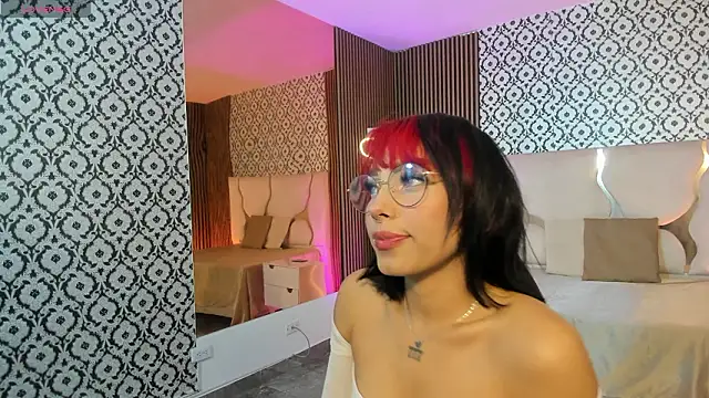 Snapshot of Issa_tay1 chatting on 03/17/26, 03:22 Issa tay1 online show from 03/17/26, 03:22