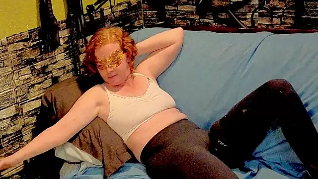 Snapshot of Scarlett_Switch chatting on 03/29/26, 01:16 Scarlett Switch online show from 03/29/26, 01:16