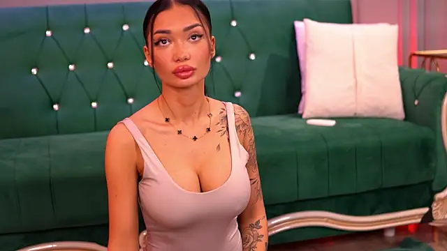 Snapshot of SashaFerrera chatting on 02/20/25, 06:57 SashaFerrera online show from 02/20/25, 06:57