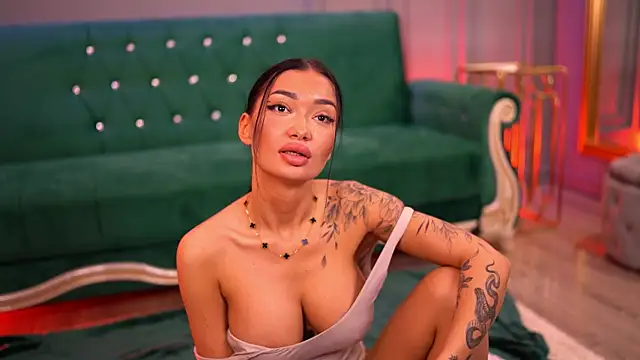 Snapshot of SashaFerrera chatting on 02/20/25, 10:04 SashaFerrera online show from 02/20/25, 10:04