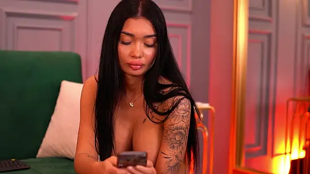 Snapshot of SashaFerrera chatting on 03/02/25, 04:07 SashaFerrera online show from 03/02/25, 04:07