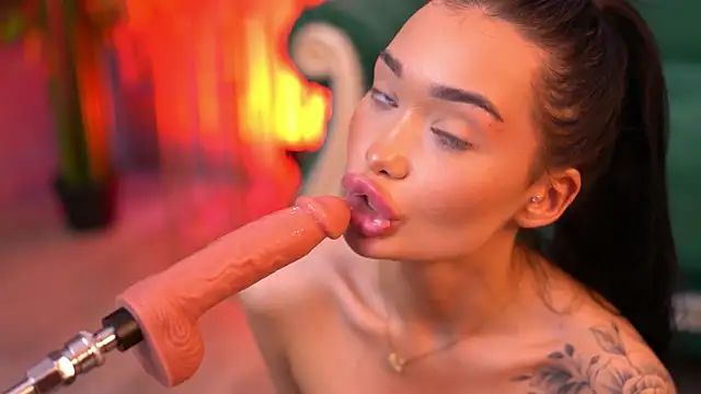 Snapshot of SashaFerrera chatting on 03/10/25, 12:51 SashaFerrera online show from 03/10/25, 12:51