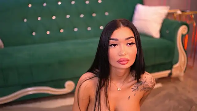 Snapshot of SashaFerrera chatting on 03/10/25, 07:29 SashaFerrera online show from 03/10/25, 07:29