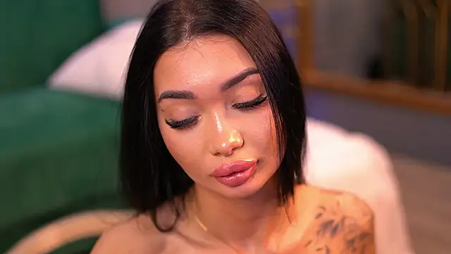 Snapshot of SashaFerrera chatting on 03/15/25, 01:08 SashaFerrera online show from 03/15/25, 01:08