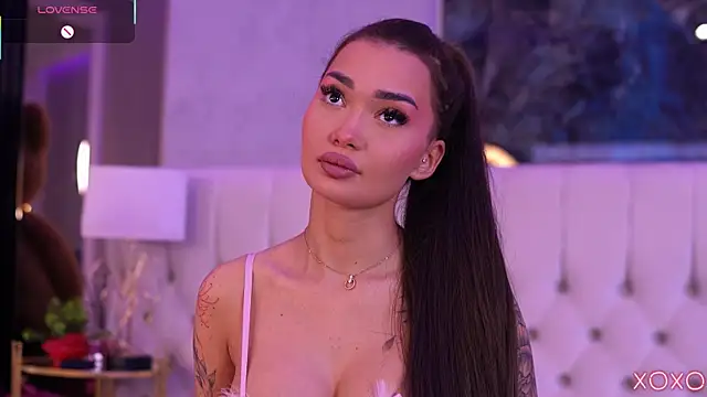 Snapshot of SashaFerrera chatting on 09/30/25, 06:24 SashaFerrera online show from 09/30/25, 06:24