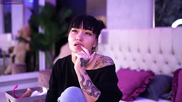 Snapshot of SashaFerrera chatting on 10/28/25, 07:38 SashaFerrera online show from 10/28/25, 07:38