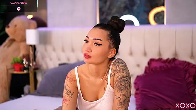 Snapshot of SashaFerrera chatting on 10/29/25, 07:48 SashaFerrera online show from 10/29/25, 07:48