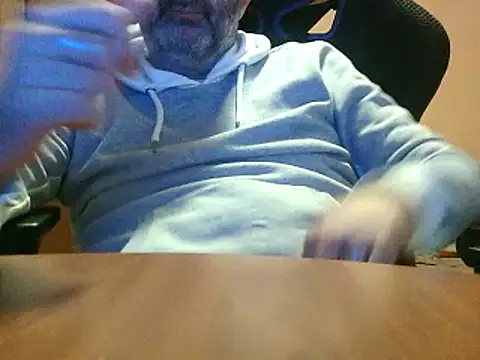 Snapshot of lanata chatting on 03/08/25, 04:56 lanata online show from 03/08/25, 04:56