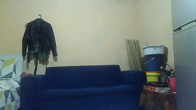 Snapshot of 01applebottom chatting on 10/12/25, 07:29 01applebottom online show from 10/12/25, 07:29