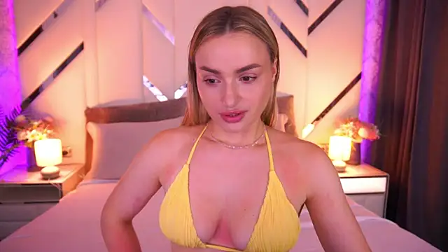 Snapshot of LindsieGreyy chatting on 06/26/26, 12:53 LindsieGreyy online show from 06/26/26, 12:53