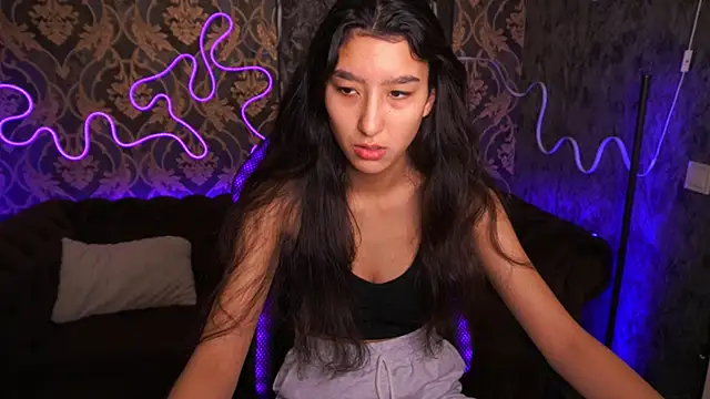 Snapshot of CharmMocco chatting on 02/11/25, 07:23 CharmMocco online show from 02/11/25, 07:23