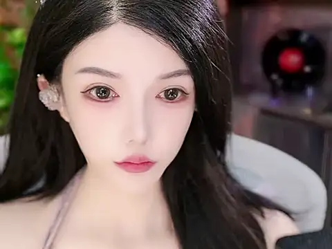 Snapshot of vv-77 chatting on 09/23/25, 09:12 vv-77 online show from 09/23/25, 09:12