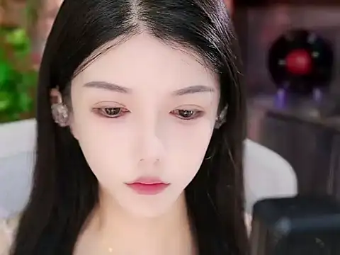 Snapshot of vv-77 chatting on 10/18/25, 04:37 vv-77 online show from 10/18/25, 04:37