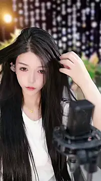 Snapshot of vv-77 chatting on 11/09/25, 04:49 vv-77 online show from 11/09/25, 04:49