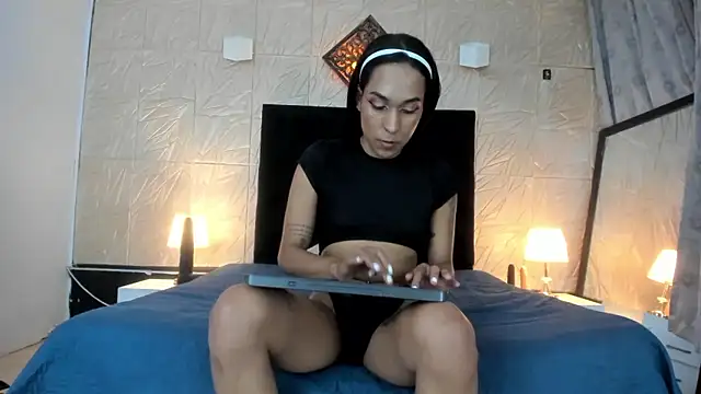 ChanelleJohnson  online show from 10/11/25, 06:28