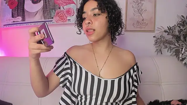 Dhalila  online show from 03/13/25, 01:32