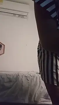 Dhalila  online show from 10/17/25, 05:43