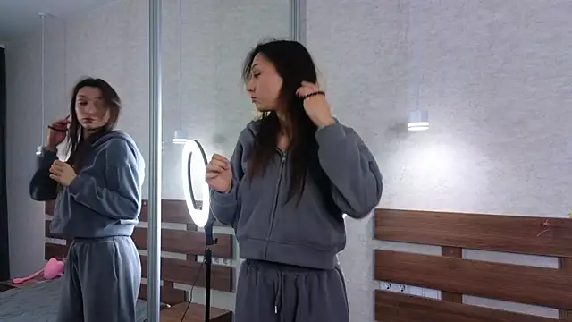 ColleenCox online show from 02/19/25, 06:10