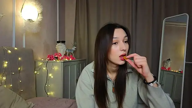 ColleenCox online show from 03/04/25, 08:16