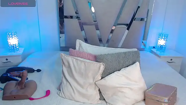 KathyLee69  online show from 09/19/25, 07:58