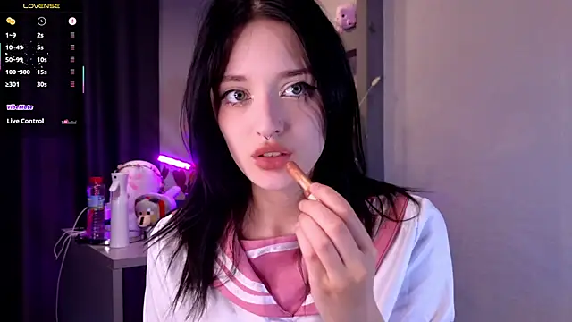 Snapshot of Hisoka_akerley chatting on 07/20/26, 03:43 Hisoka akerley online show from 07/20/26, 03:43