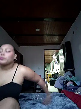 CHLOE ISABELL online show from 11/06/25, 10:32