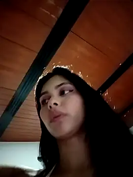 CHLOE ISABELL online show from 12/21/25, 03:24