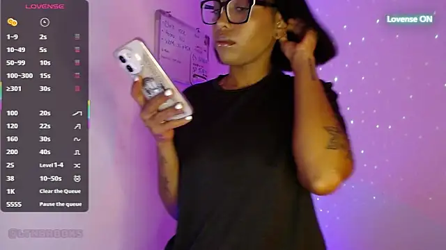 Snapshot of Annaa_Brooks chatting on 03/14/25, 01:35 Annaa Brooks online show from 03/14/25, 01:35